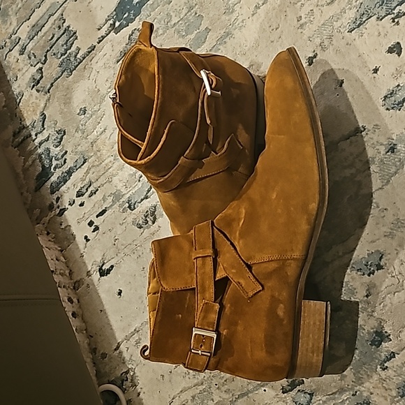 Jo Ghost Boots - Picture 1 of 5